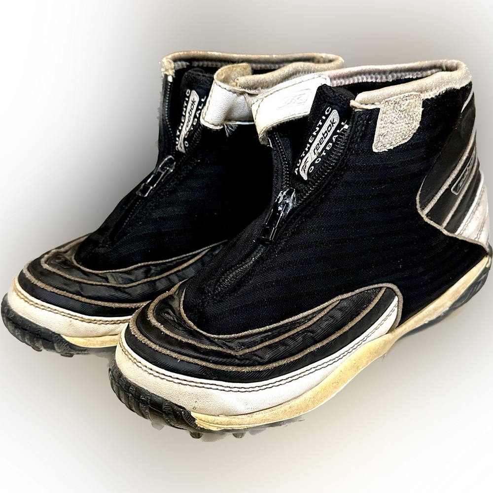 VTG REEBOK HIGH TOP ZIP FOOTBALL BLACK WHITE CLEAT ATHLETIC SPORT SZ5 RUN TACKLE